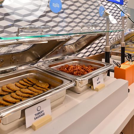 Holiday Inn Express & Suites - Detroit North - Roseville By Ihg Luaran gambar