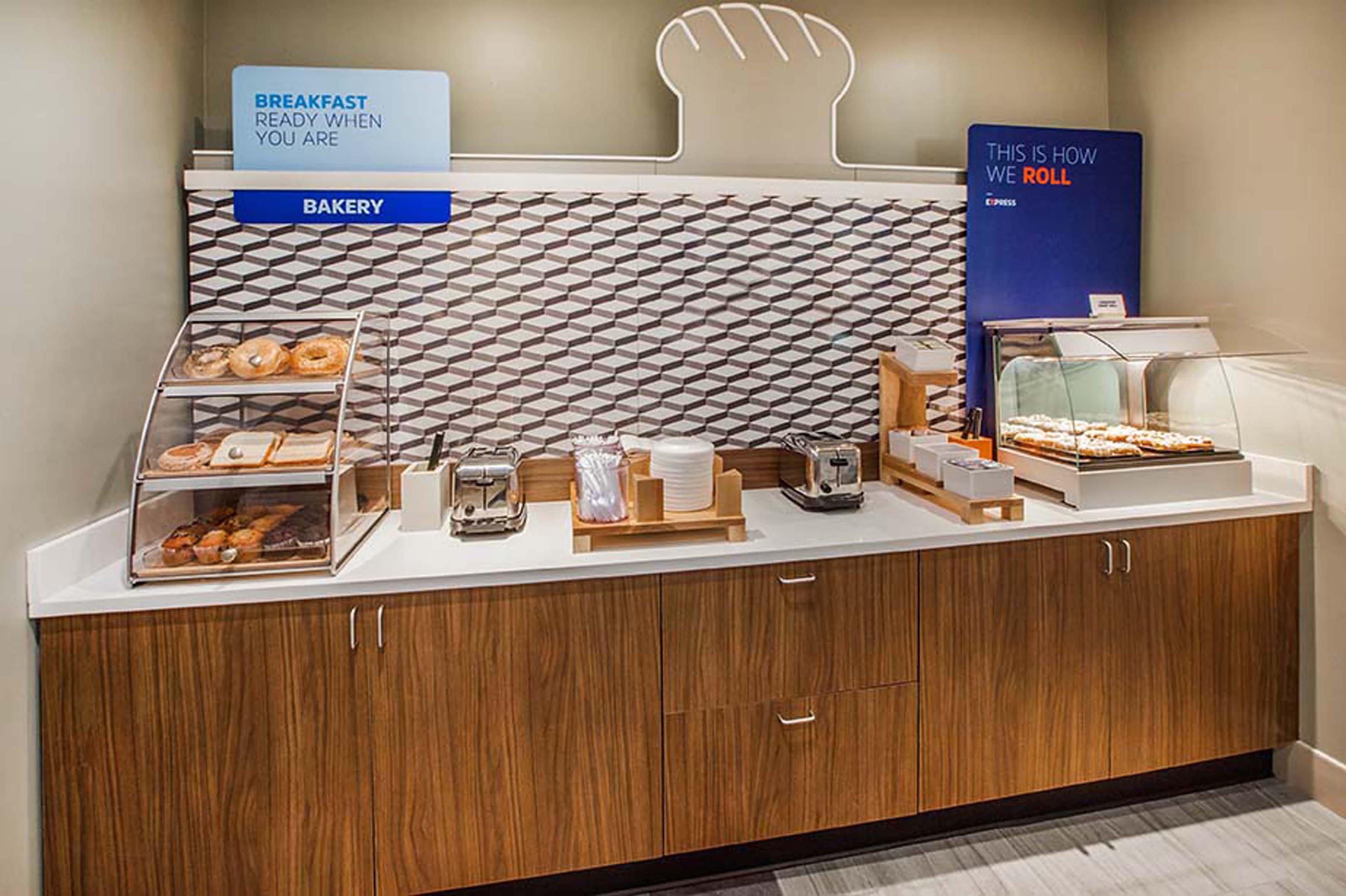Holiday Inn Express & Suites - Detroit North - Roseville By Ihg Luaran gambar