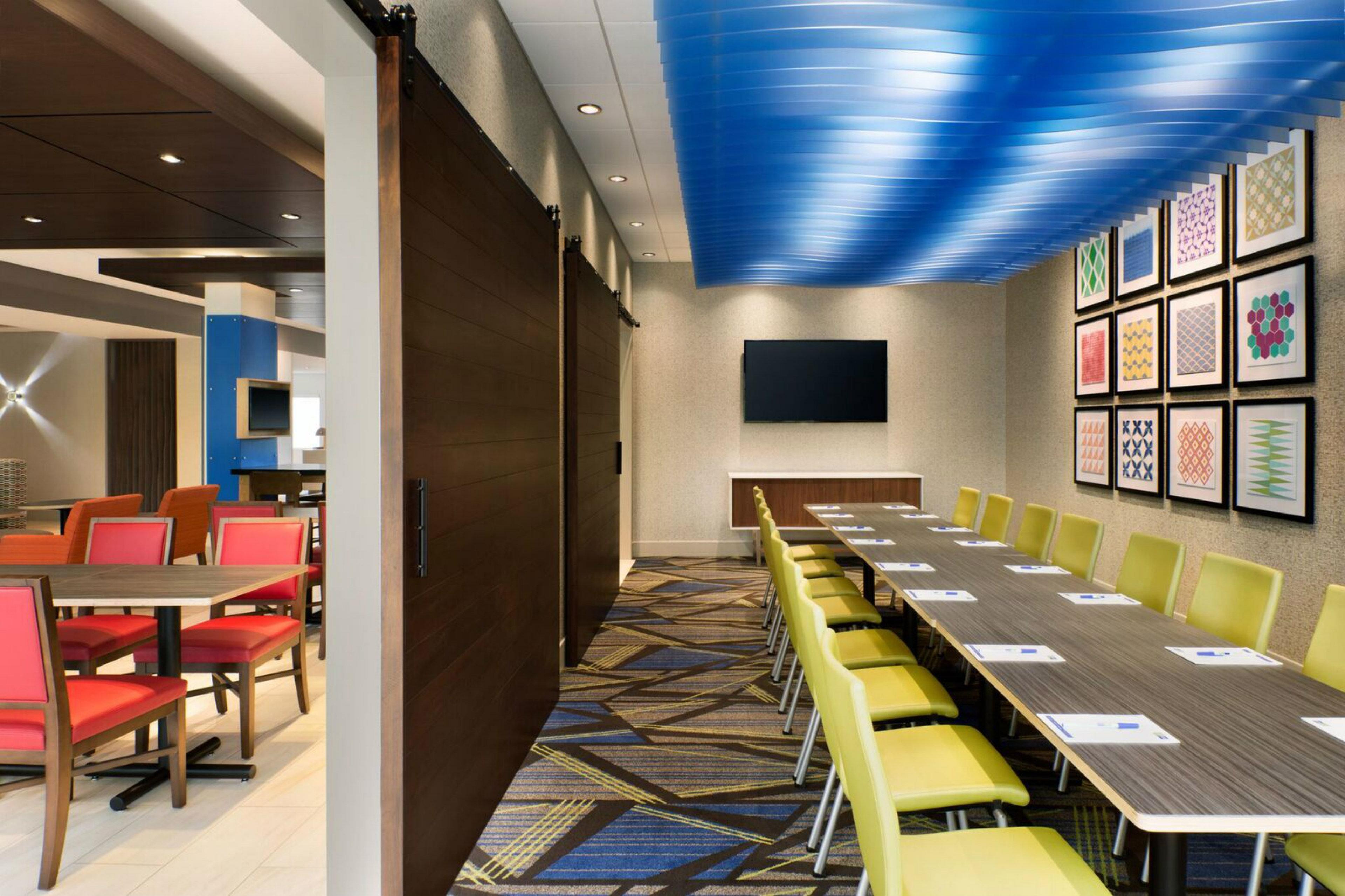 Holiday Inn Express & Suites - Detroit North - Roseville By Ihg Luaran gambar