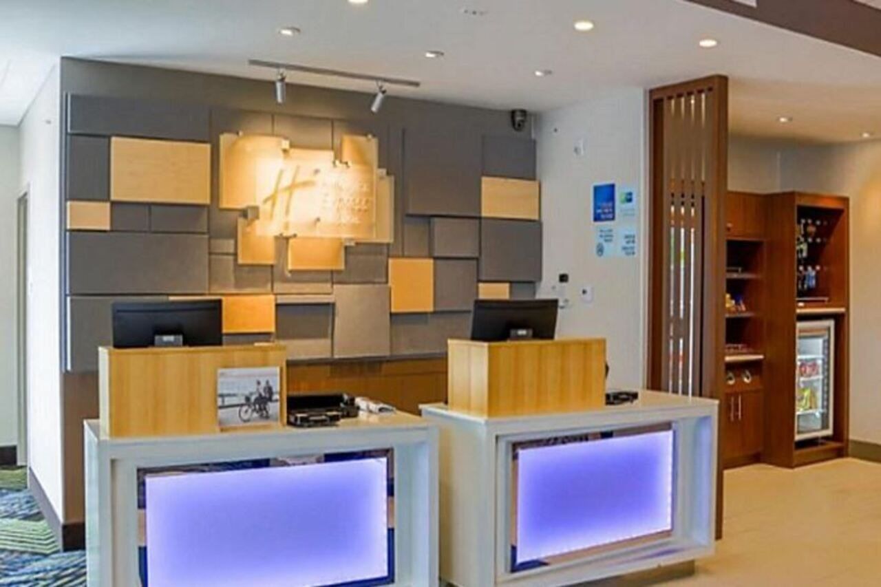 Holiday Inn Express & Suites - Detroit North - Roseville By Ihg Luaran gambar